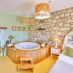 - Adult Only Alaçatı