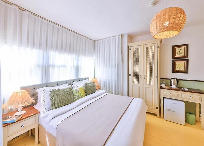 - Adult Only 2* Alaçatı