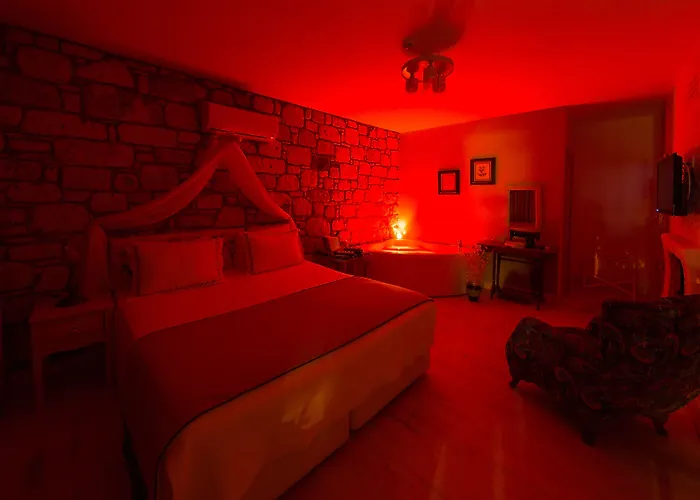 - Adult Only Hotel Alaçatı
