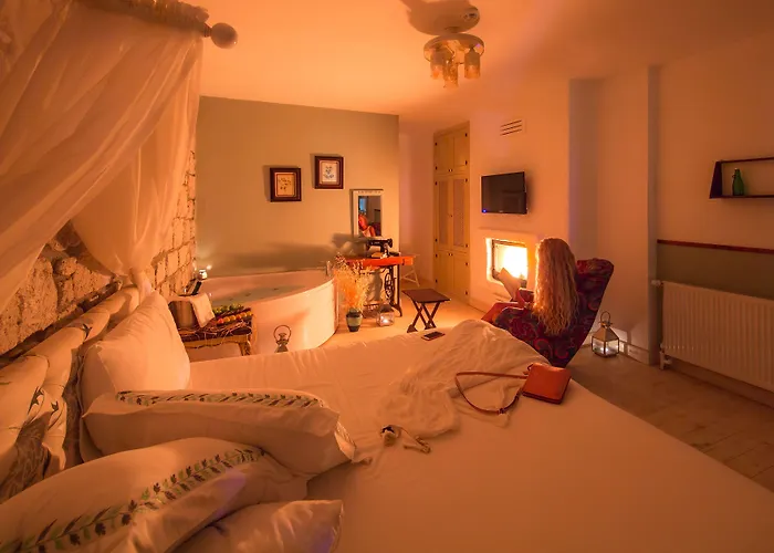 - Adult Only 2* Alaçatı