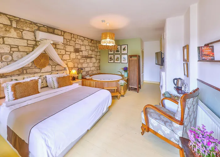 - Adult Only 2* Alaçatı