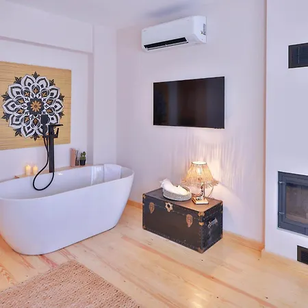 - Adult Only Hotel Alaçatı