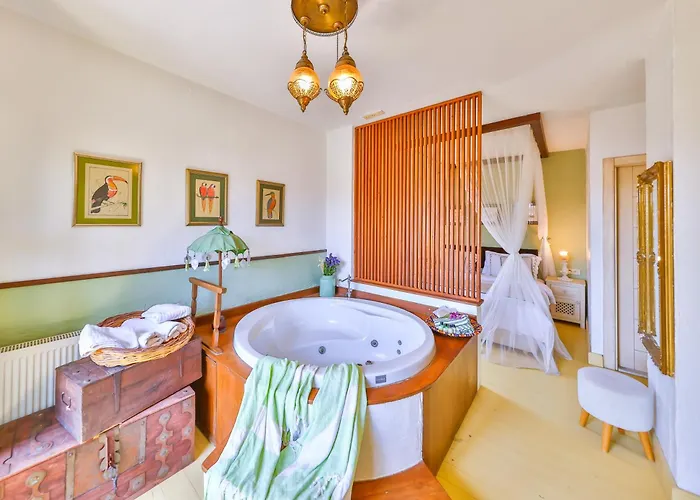 - Adult Only 2* Alaçatı